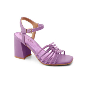 Sandalia de tiras con punta cuadrada